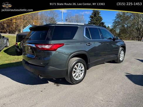 Used 2018 Chevrolet Traverse LT image 3