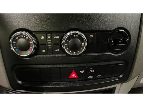 Used 2018 Mercedes-Benz Sprinter 2500 image 14