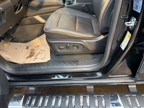 Used 2023 GMC Canyon AT4 w/ AT4 Premium Package image 11