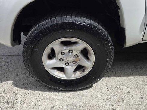 Used 2006 Toyota Tacoma PreRunner RWD image 9