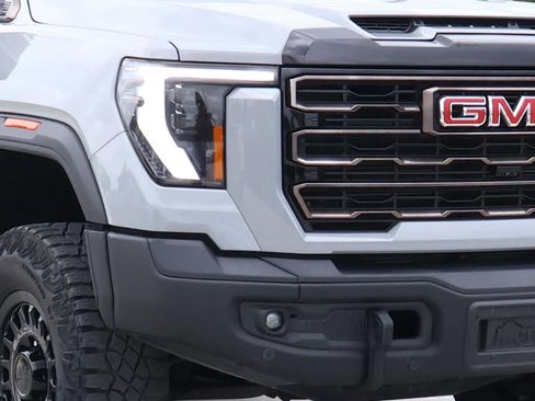 Used 2025 GMC Sierra 2500 AT4X w/ AT4X AEV Edition AWD/4WD image 9