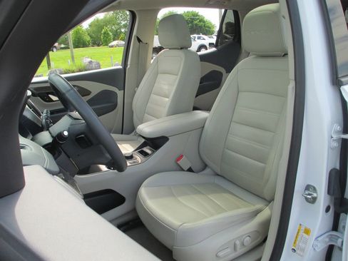 Used 2024 GMC Terrain Denali w/ Denali Premium Package AWD/4WD image 22