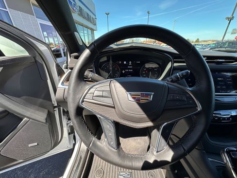Used 2022 Cadillac XT5 Premium Luxury w/ Platinum Package AWD/4WD image 15
