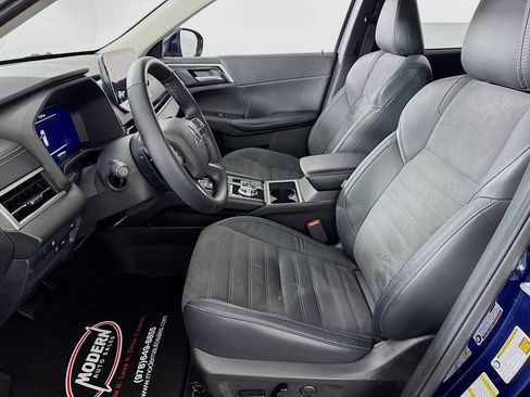Used 2023 Mitsubishi Outlander SE AWD/4WD image 23