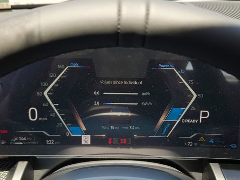 New 2026 BMW 550e xDrive w/ Premium Package AWD/4WD image 13