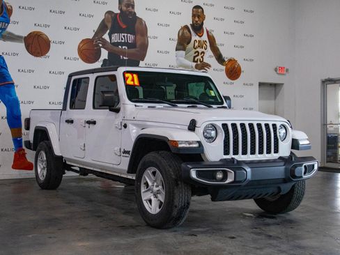 Used 2021 Jeep Gladiator Sport AWD/4WD image 18