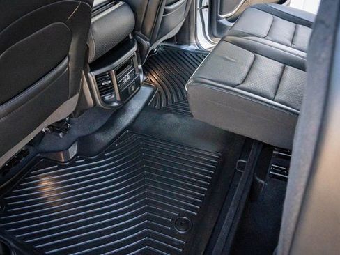 Used 2025 RAM 1500 Laramie image 32