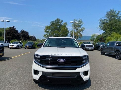 New 2027 Ford Expedition Platinum w/ Platinum Ultimate Package AWD/4WD image 2
