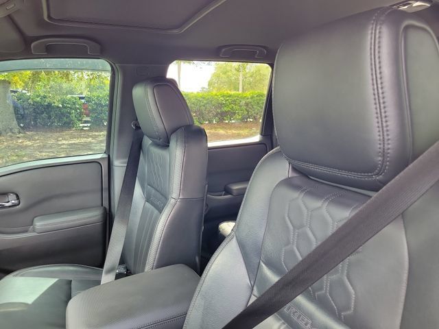 Used 2022 Nissan Frontier PRO-4X w/ Pro-4X Premium Package AWD/4WD image 18