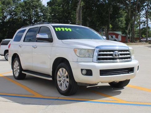 Used 2016 Toyota Sequoia Platinum RWD image 1