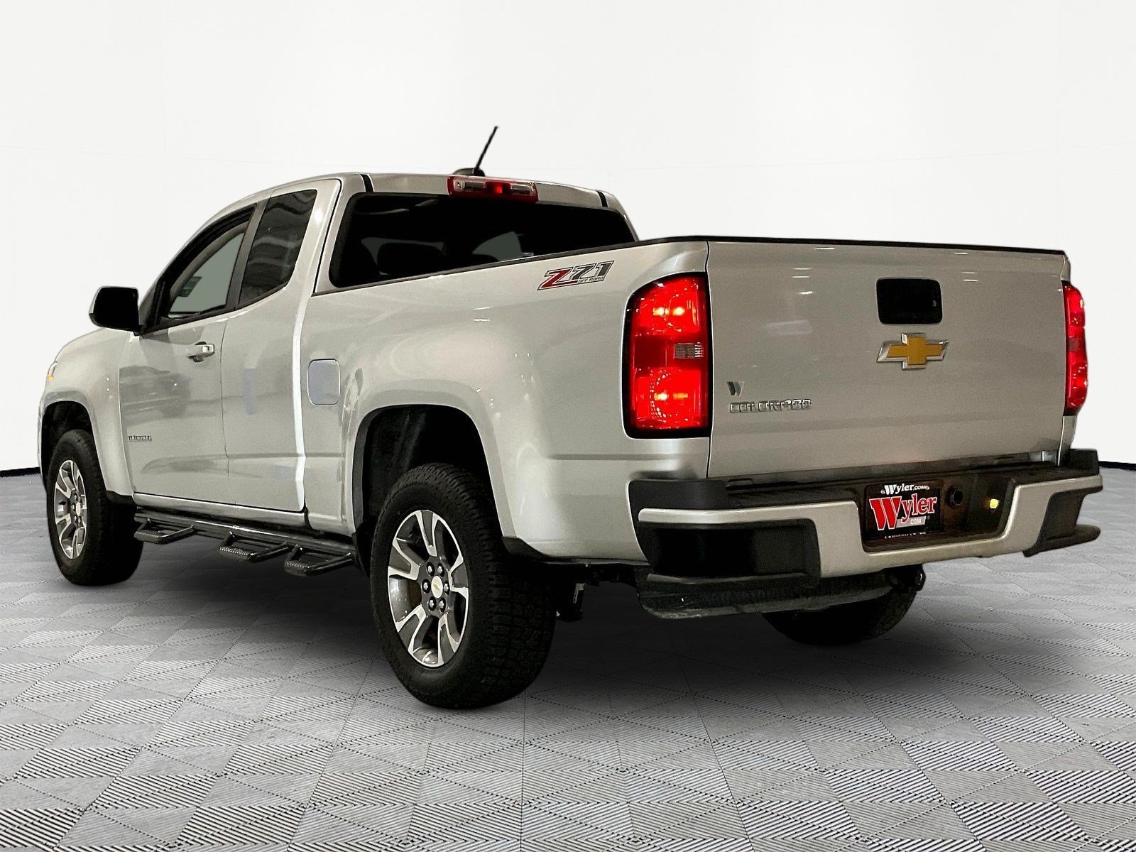 Used 2016 Chevrolet Colorado Z71 AWD/4WD image 4