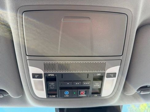 Used 2020 Acura MDX SH-AWD w/ Technology Package image 18