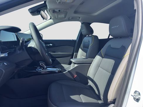 New 2026 Chevrolet Trax ACTIV w/ Sunroof Package FWD image 9