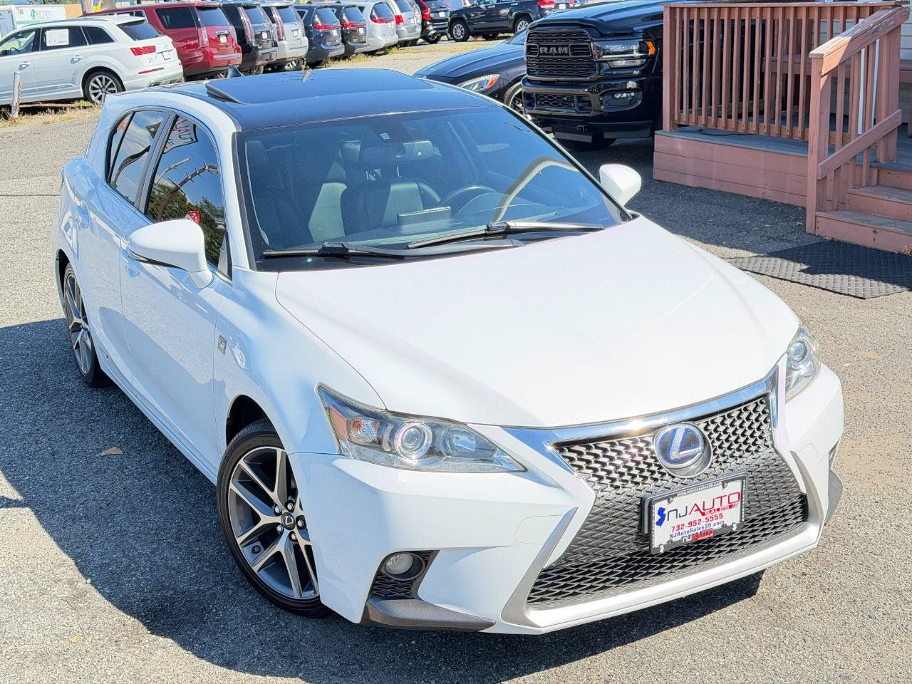 Used 2015 Lexus CT 200h w/ Navigation Package FWD image 2
