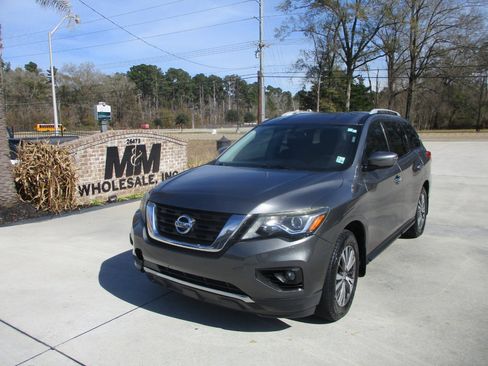 Used 2017 Nissan Pathfinder SV w/ Cargo Package image 5