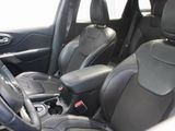 Used 2019 Jeep Cherokee Latitude Plus w/ Comfort/Convenience Group image 5