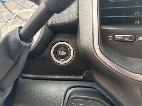 New 2025 RAM 2500 Big Horn AWD/4WD image 17