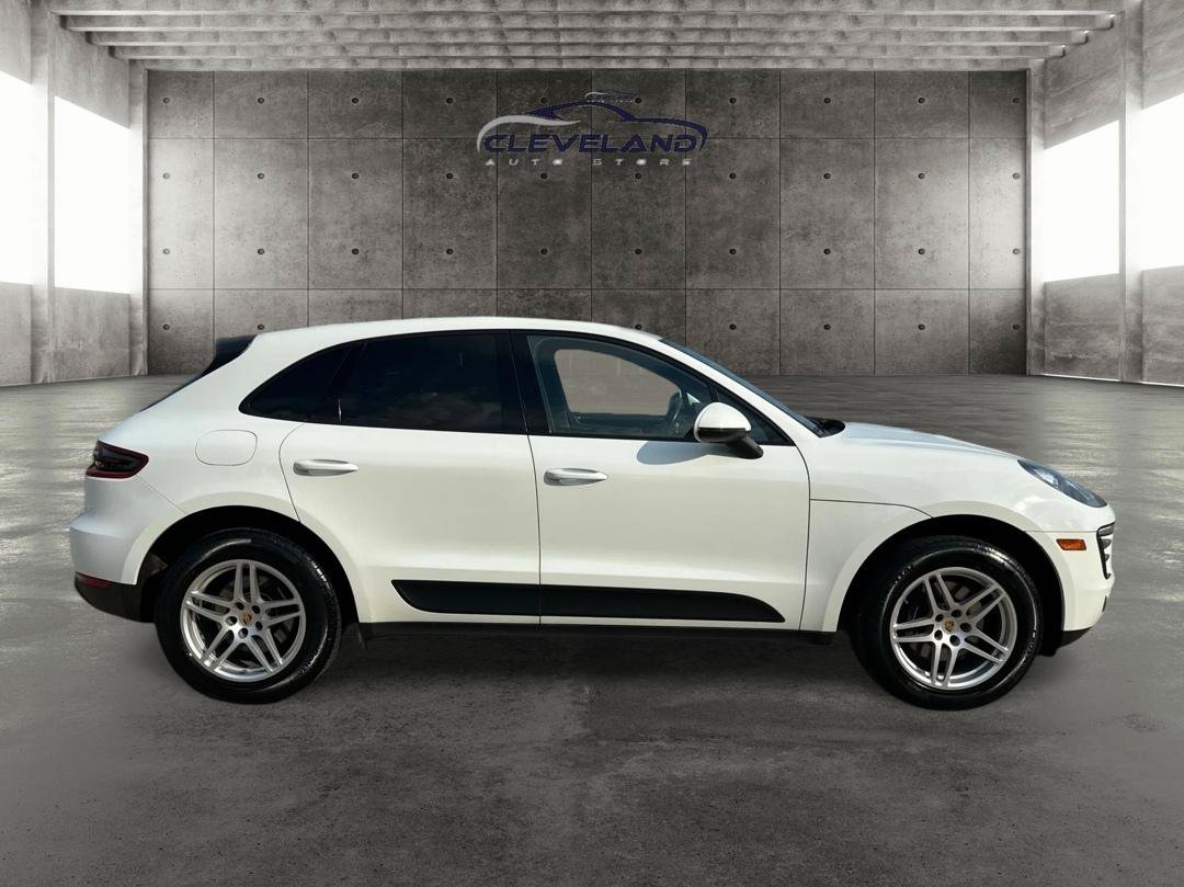 Used 2017 Porsche Macan AWD/4WD image 2