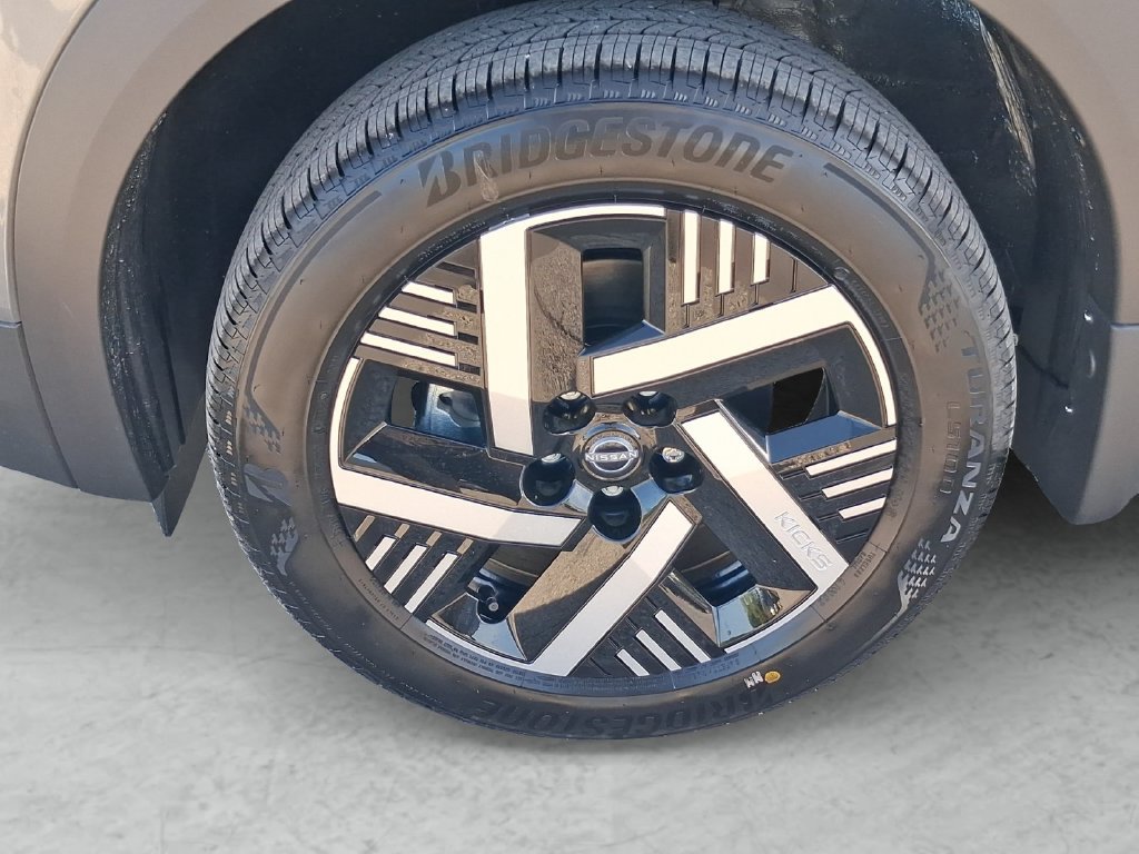 New 2026 Nissan Kicks SV w/ Cold Weather Package FWD image 24