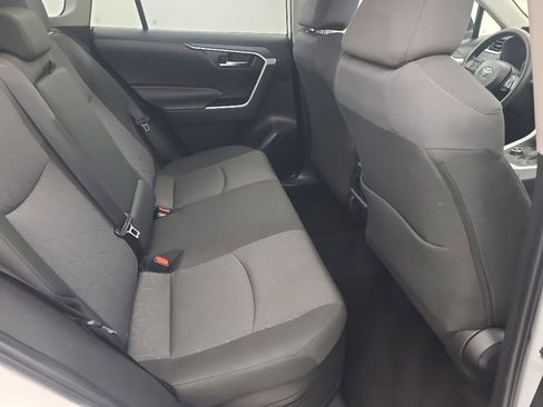 Used 2025 Toyota RAV4 XLE AWD/4WD image 19