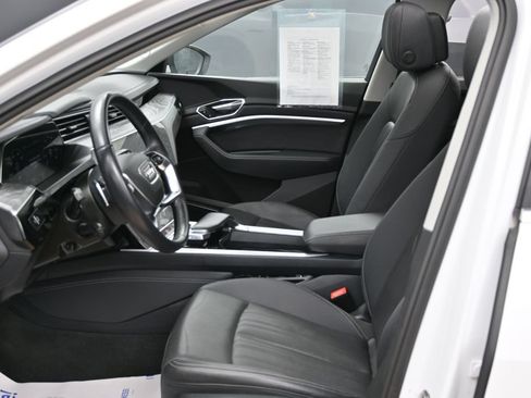 Used 2024 Audi Q8 e-tron Premium Plus w/ Premium Plus Package AWD/4WD image 18