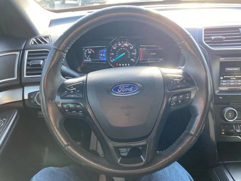 Used 2016 Ford Explorer XLT w/ Equipment Group 202A image 14