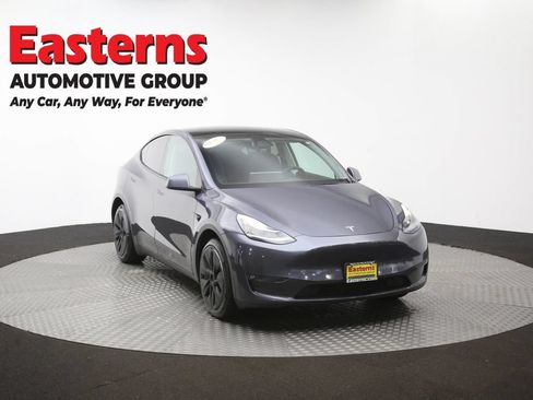 Used 2022 Tesla Model Y Long Range AWD/4WD image 45
