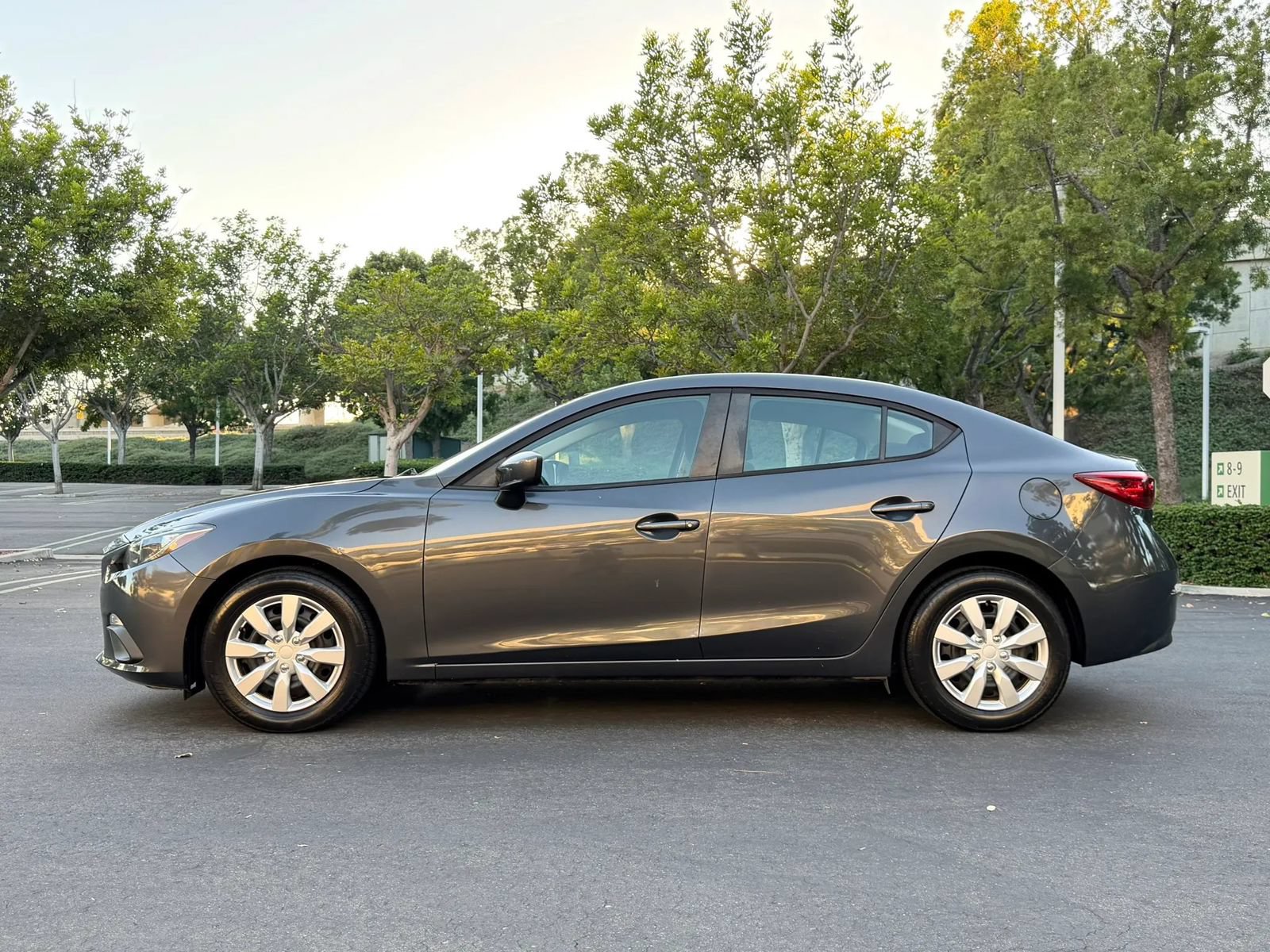 Used 2015 MAZDA MAZDA3 i Sport FWD image 7