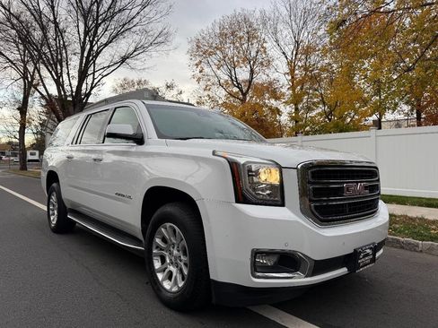 Used 2016 GMC Yukon XL SLT w/ Open Road Package image 3