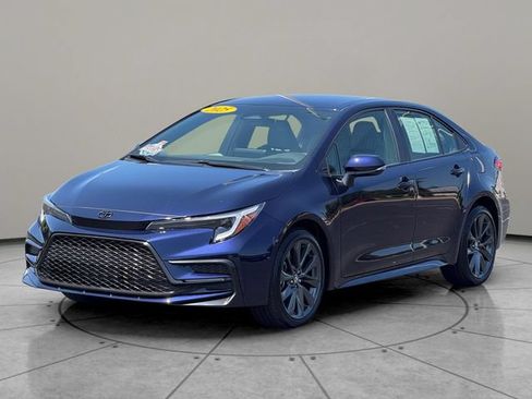 Used 2025 Toyota Corolla SE FWD image 2