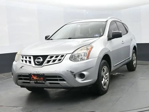 Used 2015 Nissan Rogue S w/ Convenience Package AWD/4WD image 1