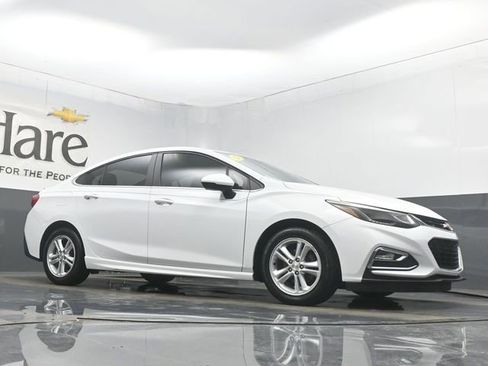 Used 2017 Chevrolet Cruze LT w/ Sun And Sound Package image 2