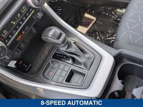 Used 2021 Toyota RAV4 XLE AWD/4WD image 18