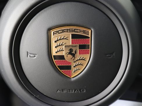 Used 2025 Porsche Macan Electric image 39