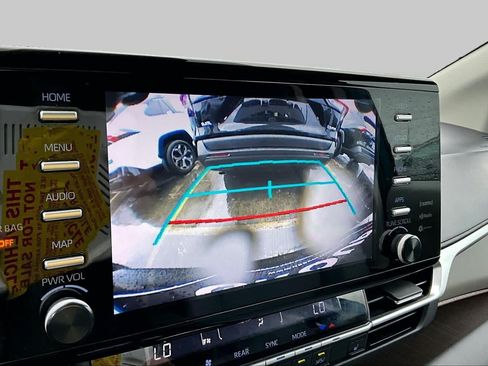 Certified 2024 Toyota Sienna XLE FWD image 27