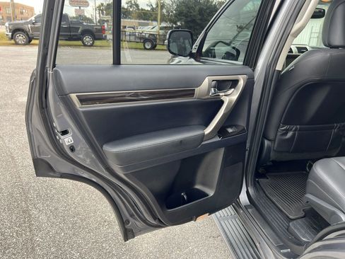 Used 2015 Lexus GX 460 image 22