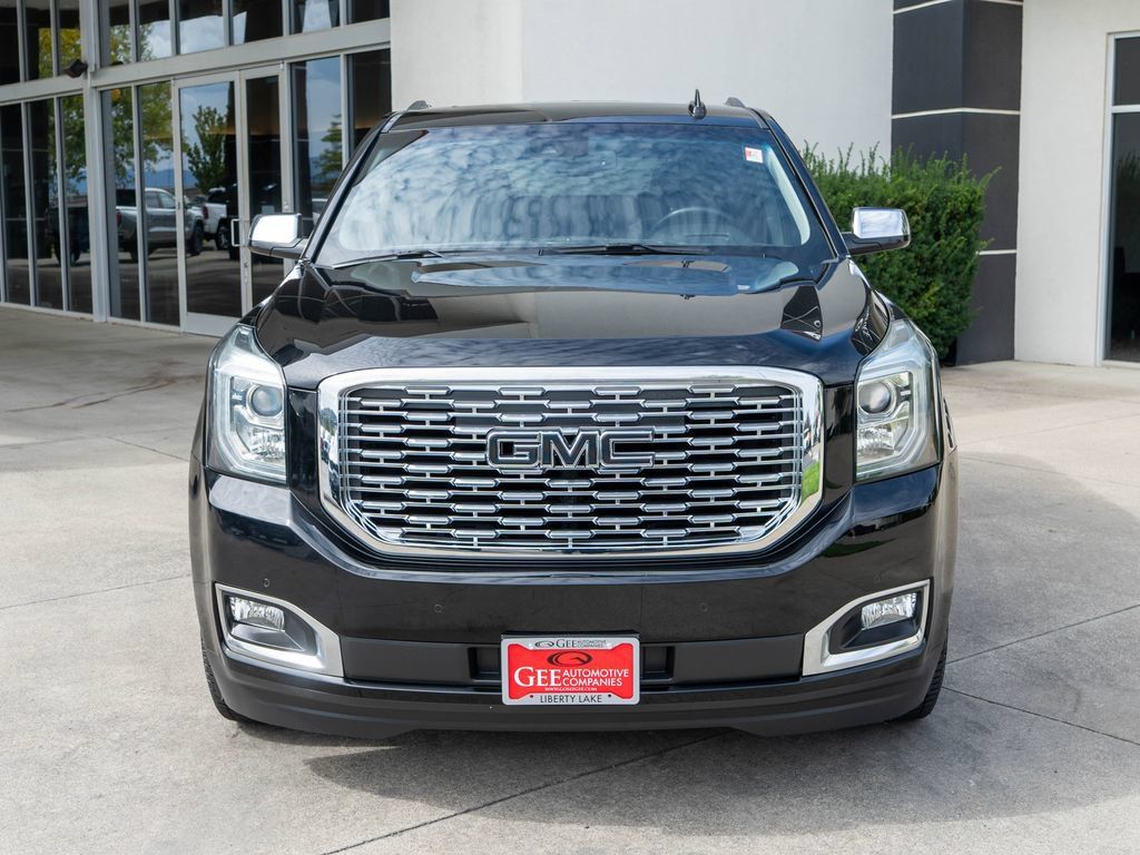 Used 2018 GMC Yukon Denali w/ Denali Ultimate Black Edition AWD/4WD image 2