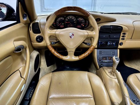 Used 2001 Porsche 911 Cabriolet image 2