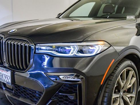 Certified 2021 BMW X7 M50i w/ Dynamic Handling Package image 9