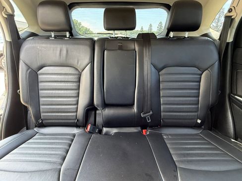 Used 2018 Ford Edge SEL w/ Equipment Group 201A FWD image 22