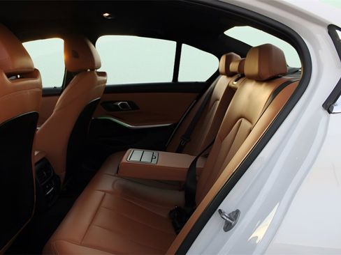 Used 2025 BMW 330i Sedan image 17