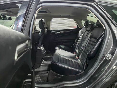 Used 2020 Ford Fusion SEL image 16