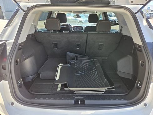 Used 2021 GMC Terrain SLE w/ Driver Convenience Package FWD image 18