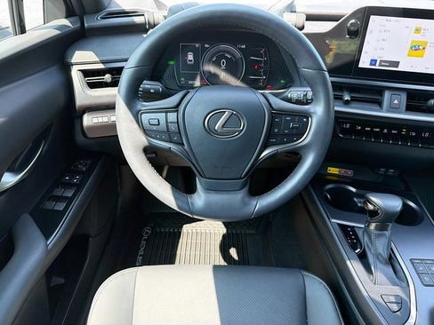 Used 2024 Lexus UX 250h AWD w/ Premium Package image 22