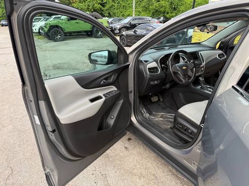 Used 2019 Chevrolet Equinox LT FWD image 9