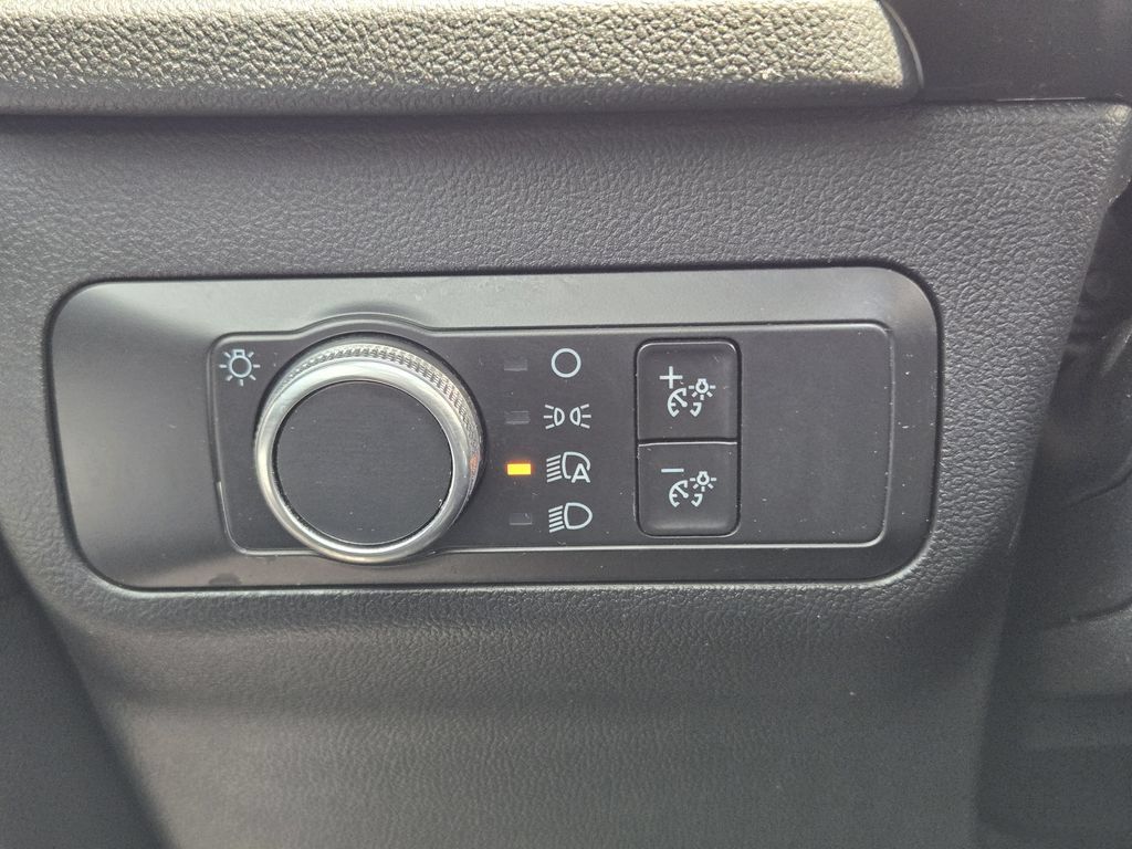 Used 2020 Ford Escape SE FWD image 28