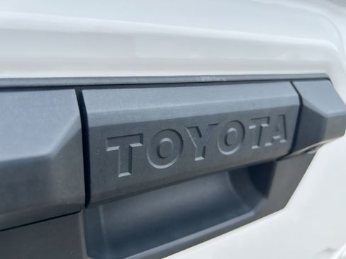 Certified 2025 Toyota Tacoma TRD Sport AWD/4WD image 8