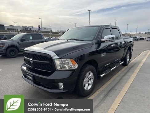 Used 2017 RAM 1500 Express image 3