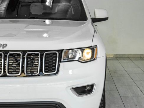 Used 2018 Jeep Grand Cherokee Laredo image 40