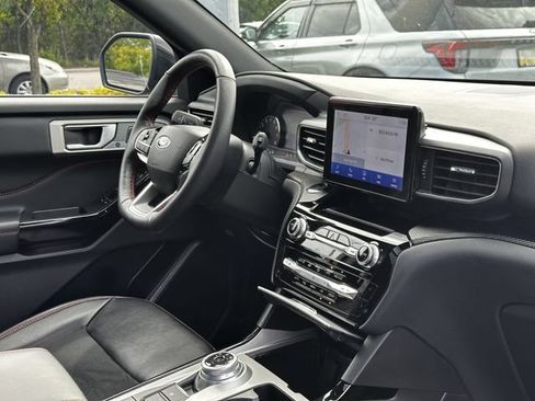 Certified 2023 Ford Explorer ST-Line w/ Class IV Trailer Tow Package AWD/4WD image 33